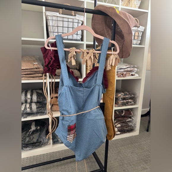 Women’s Tipsy Elves sexy Scarecrow Halloween costume - Picture 7 of 8